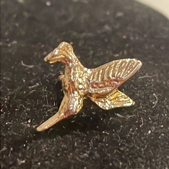 Vintage 0.75” Home Interiors gold tone hummingbird hat/lapel/tie pin - Picture 5 of 10